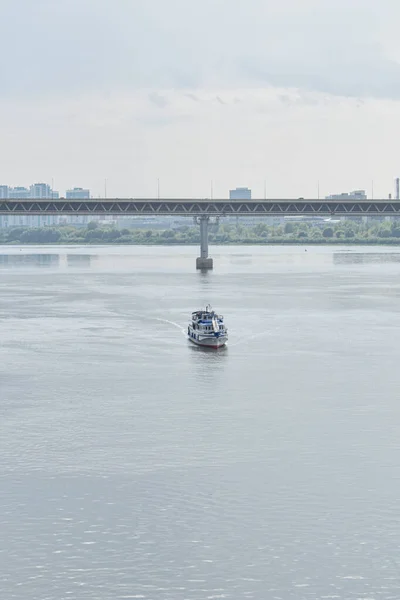 Barco Navega Largo Del Río Oka Nizhny Novgorod — Foto de Stock