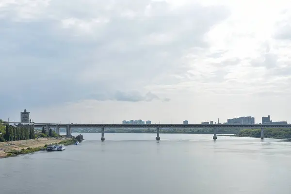 Loď Pluje Podél Řeky Oka Nižný Novgorod — Stock fotografie