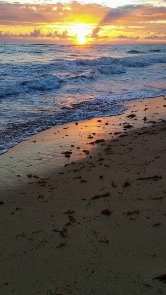 大西洋上空的黎明 — 图库照片