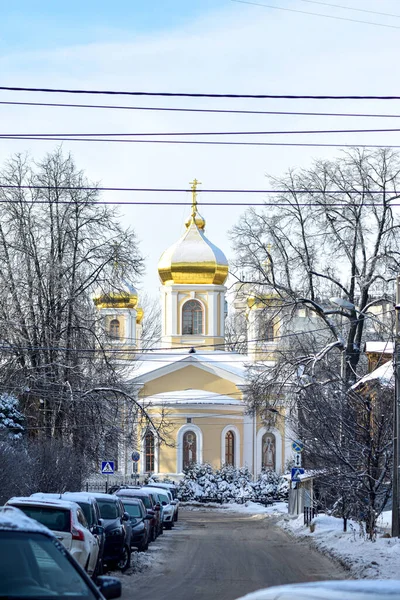 Chiesa Con Cupole Dorate Nella Neve — Foto Stock