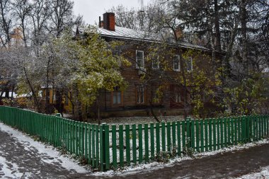 Şehre ilk kar yağdı.