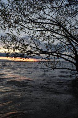 Volga Nehri 'nde güzel bir gün batımı