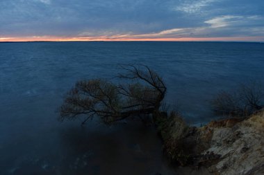Volga Nehri 'nde güzel bir gün batımı