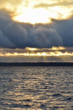 Volga Nehri 'nde güzel bir gün batımı