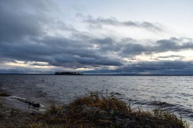 Volga Nehri 'nde güzel bir gün batımı