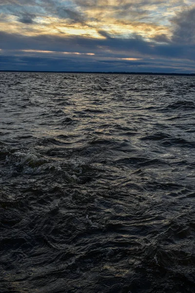 Belo Pôr Sol Ondas Rio Volga — Fotografia de Stock