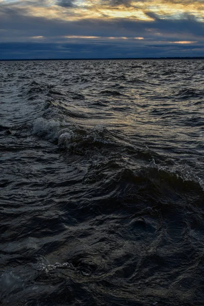 Belo Pôr Sol Ondas Rio Volga — Fotografia de Stock
