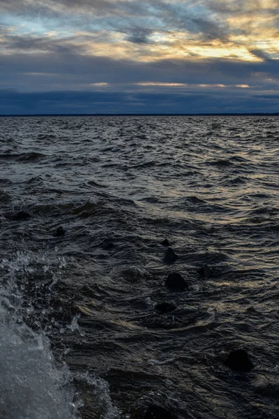 Belo Pôr Sol Ondas Rio Volga — Fotografia de Stock