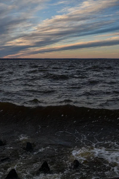 Vacker Solnedgång Och Vågor Volga Floden — Stockfoto