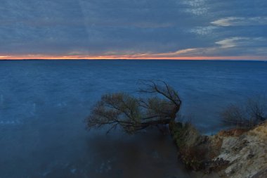 beutiful red sunset at sea