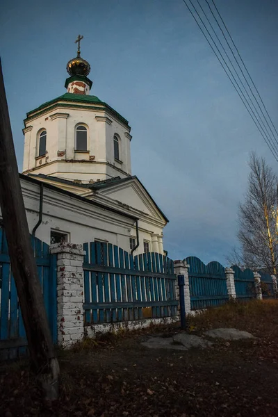 Chiesa Ortodossa Russa Bianca Tramonto — Foto Stock