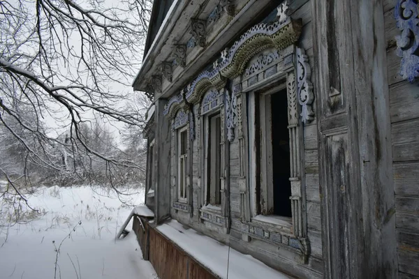 Pueblo Abandonado Nieve Invierno —  Fotos de Stock