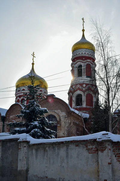 Старая Красивая Церковь Зимой — стоковое фото