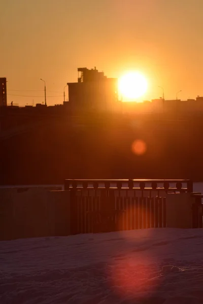Zimní Západ Slunce Nábřeží Města — Stock fotografie