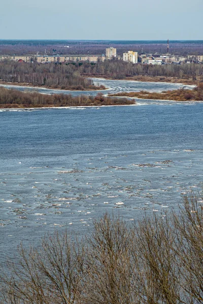 Jég Úszik Volga Folyón Tavasszal — Stock Fotó