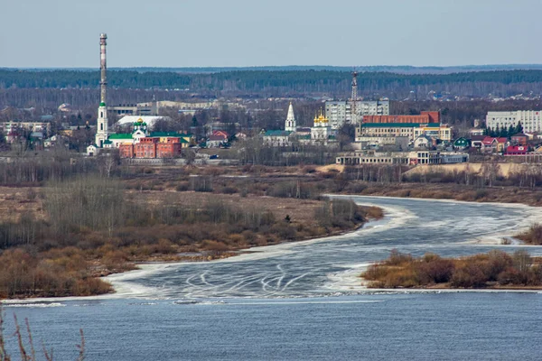 Jég Úszik Volga Folyón Tavasszal — Stock Fotó