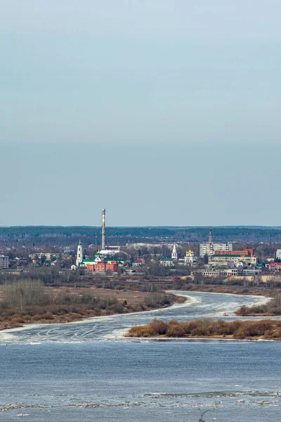Jég Úszik Volga Folyón Tavasszal — Stock Fotó