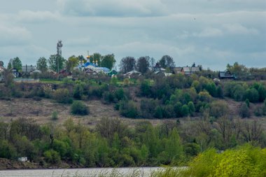 Oka Nehri 'nin yüksek kıyıları