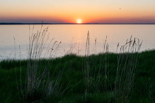 Захід Сонця Березі Річки — стокове фото