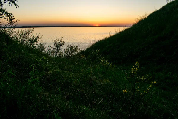 Frumos Apus Soare Peste Râu Vara — Fotografie, imagine de stoc