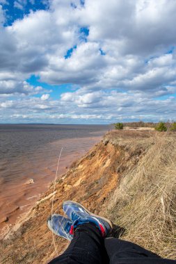 Yazın güzel volga nehir kenarı