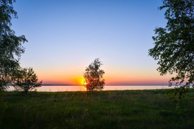 Volga Nehri 'nde güzel bir gün batımı