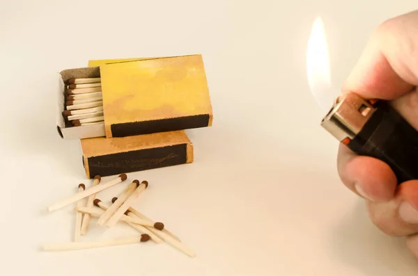 Matchboxes Matches Hand Lighter White Background Kopi Space Alternative Selection — Stock Photo, Image