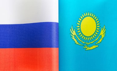 Rusya ve Kazakistan 'ın devlet bayraklarının parçaları.