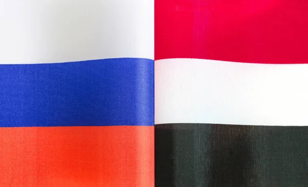 Фрагменты Государственных Флагов России Йемена Крупным Планом — стоковое фото