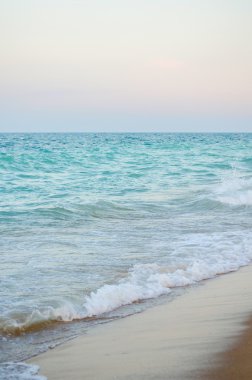 Mavi Dalgalar ile sahilde 