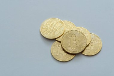 Kripto para birimi bitcoin. Geleceğin parası en yüksek seviyede. Bitcoin finans kavramı