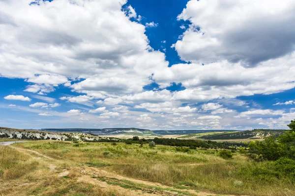 Gyönyörű kilátással a völgyre. A központi része a krími tatár. — Stock Fotó