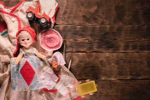 Vieille Fille Rétro Jouets Pour Enfants Sur Fond Table Bois — Photo