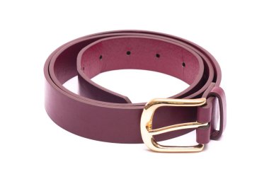 Beyaz arka planda izole edilmiş kadın deri kemeri..