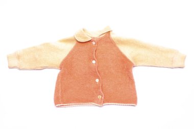 Beyaz arka planda izole edilmiş çocuk süveteri.