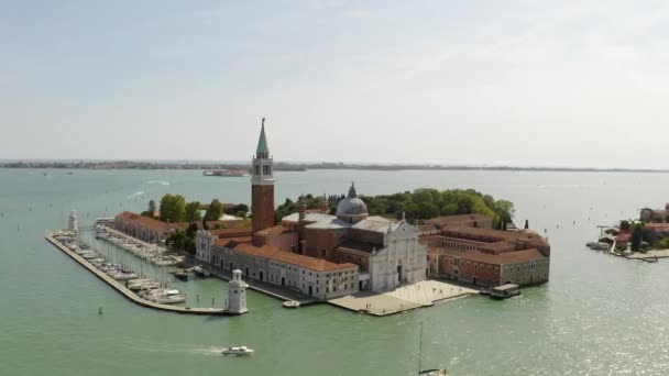 Luftaufnahme der Stadt Venedig und des Canal Grande, Italien. Sonniges Wetter. Italienisch. — Stockvideo