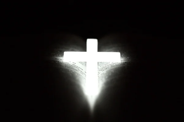 Christian cross on Bible — Stock Photo, Image
