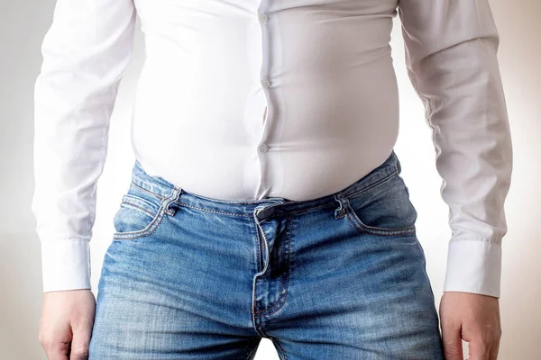 Hombre Gordo Con Una Camisa Blanca Pequeña Ajustada Concepto Ropa —  Fotos de Stock