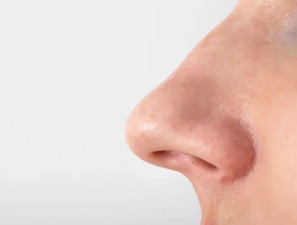 Dziewczyna Długi Nos Zbliżenie Koncepcja Chirurgii Plastycznej Redukcji Nosa Kopiowanie — Zdjęcie stockowe