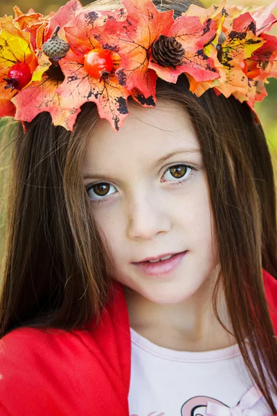 Portrait of a girl fall — Stock Photo, Image