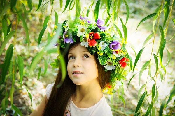 Porträt eines Mädchens fallen — Stockfoto