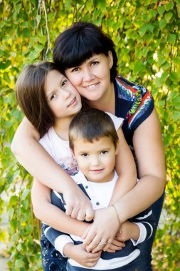 Aile sonbahar yürüyüş