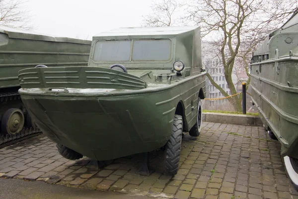 2021ウクライナ キエフ 第二次世界大戦中のウクライナの歴史博物館 Gaz は小型フローティングカー Mav — ストック写真