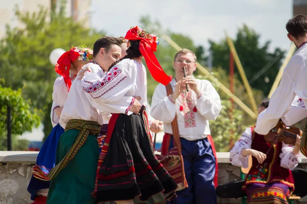 Pieśni Tańce Ukraińskich Strojach Ludowych — Zdjęcie stockowe