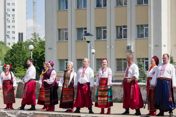 Песни Танцы Украинских Народных Костюмах — стоковое фото