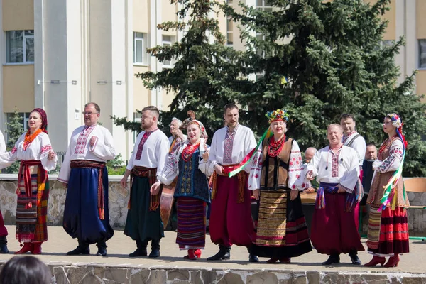 Песни Танцы Украинских Народных Костюмах — стоковое фото
