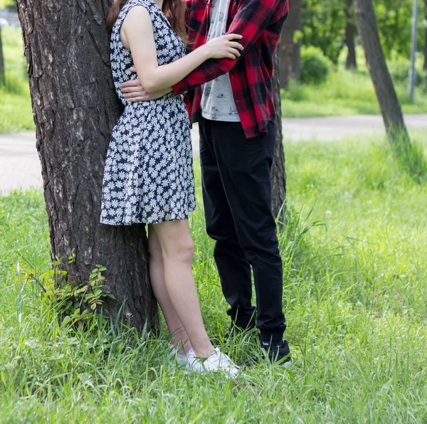 Casal Amoroso Parque — Fotografia de Stock