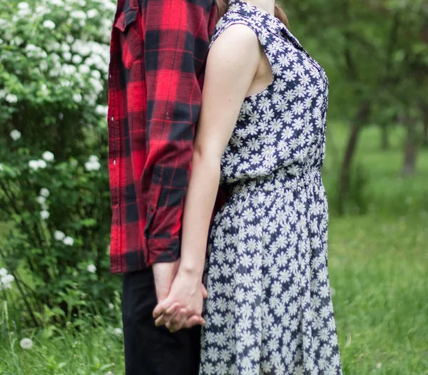 Pareja Cariñosa Parque — Foto de Stock