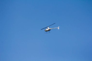 Kiev semalarında hafif helikopterle seyahat edin. Aşırı eğlence.