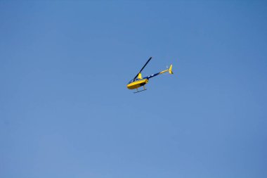 Kiev semalarında hafif helikopterle seyahat edin. Aşırı eğlence.